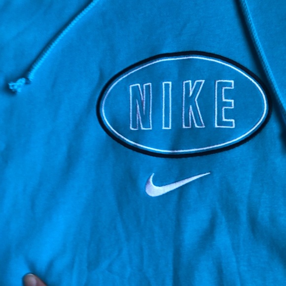 Nike Embroidered Logo Hooded Sweatshirt - Picture 3 of 8